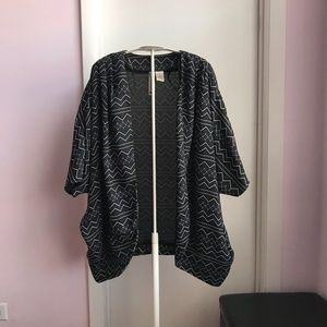 Mimi Chica Blue and Black Printed Kimono
